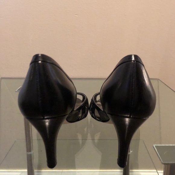 Heels - Picture 2 of 4